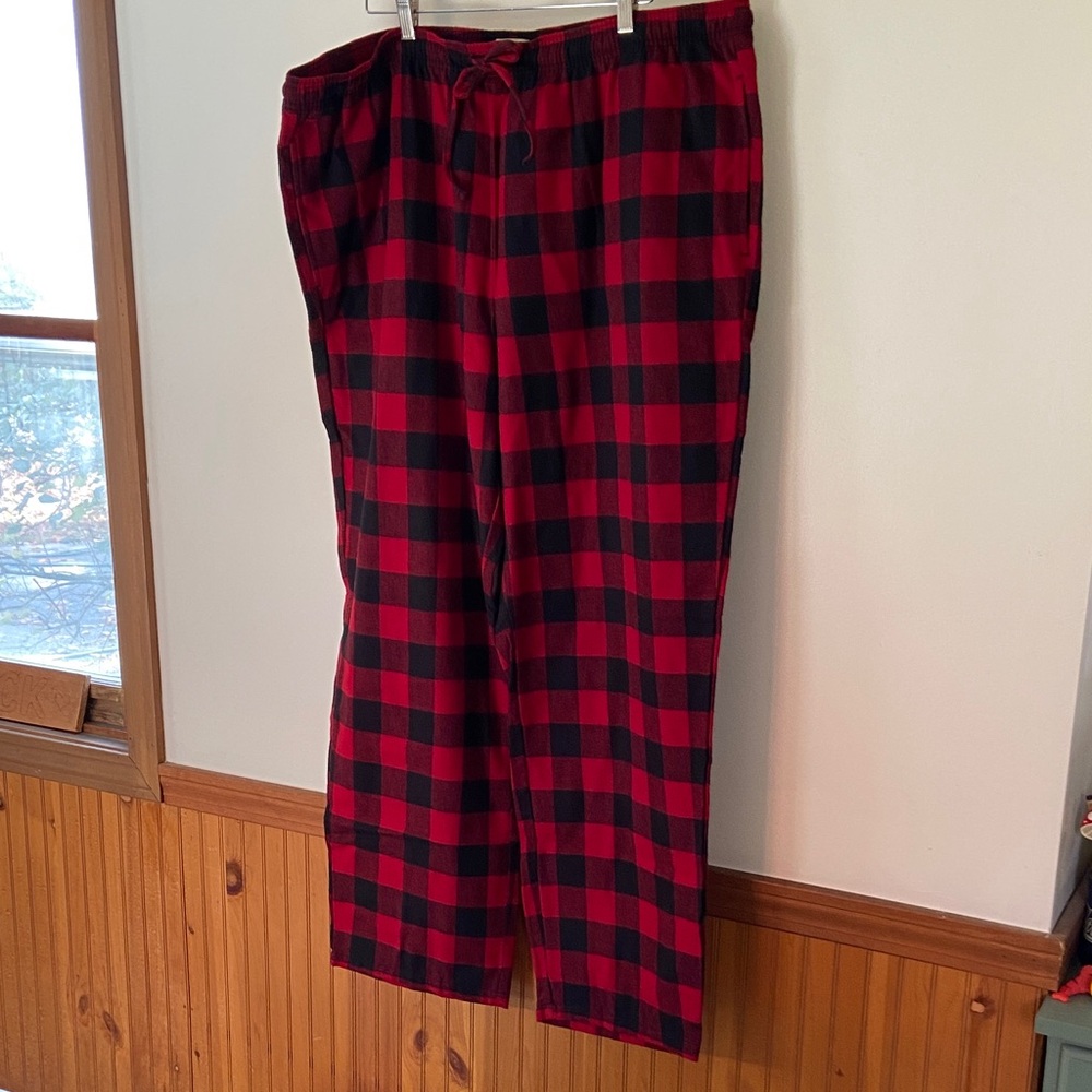 NWT Men’s L.L. Bean Red and Black Scotch Plaid Rob Roy Tartan Flannel Sleep Pant